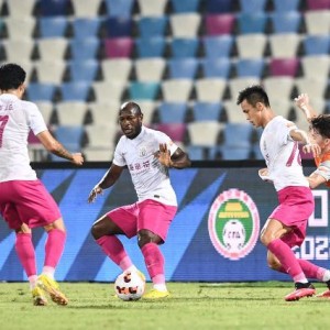 篮球直播-申花输出巴索戈的“深思”：为何危局下仍能独树一帜