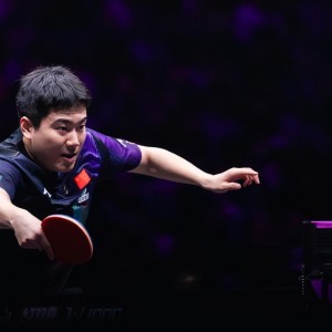 体育新闻-神级擦网后一波流！梁靖崑强势扫退役流言 赛后透露腰伤有所好转